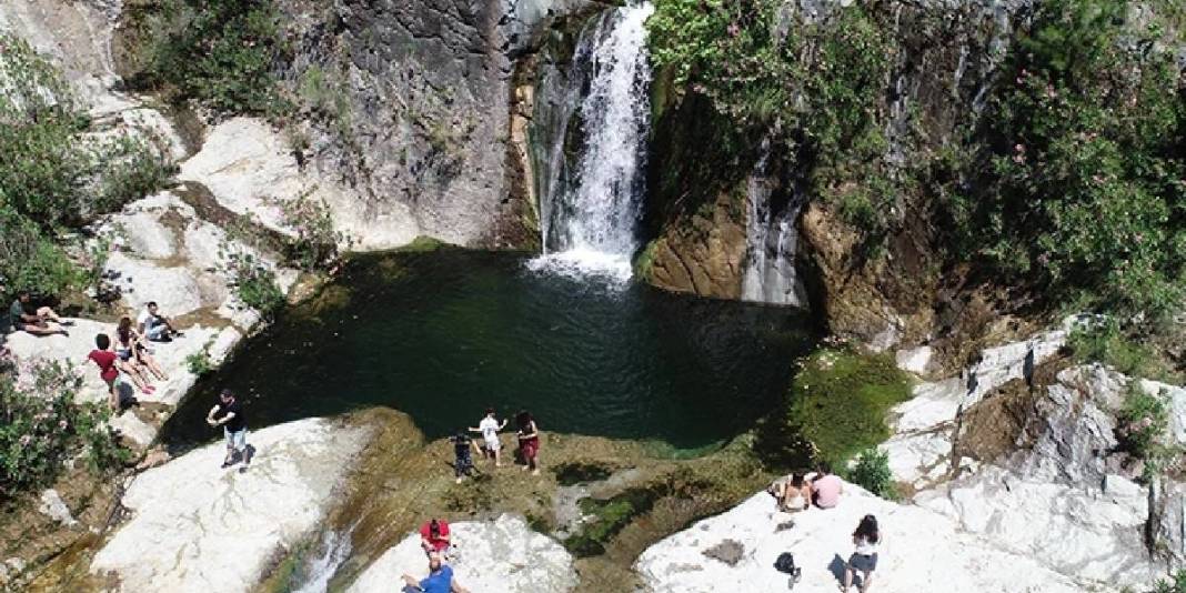 Hafta sonu kaçamağı için mükemmel rota: Yazın şelalede serinleyin, kışın Ağlayan Mağara’nın sırrını keşfedin! 3